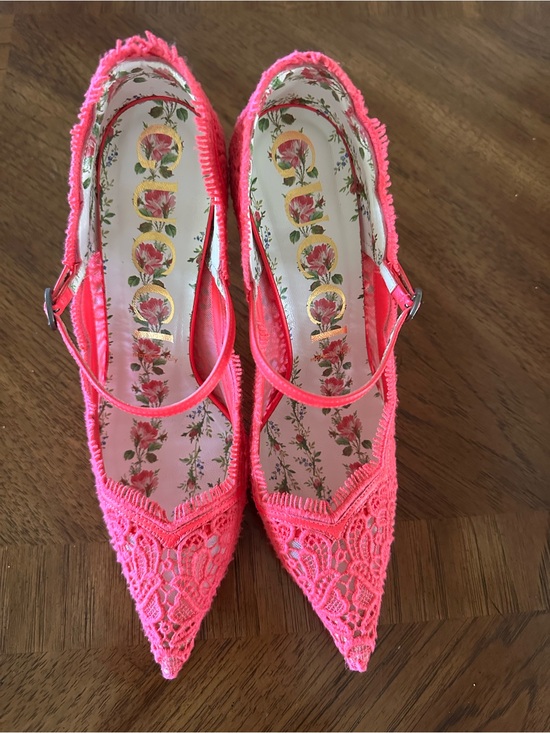 Gucci Shoes - Gucci Virginia Lace Maryjane pump 39.5